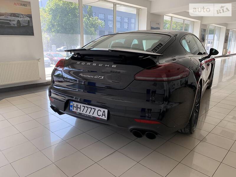 Седан Porsche Panamera 2013 в Одесі