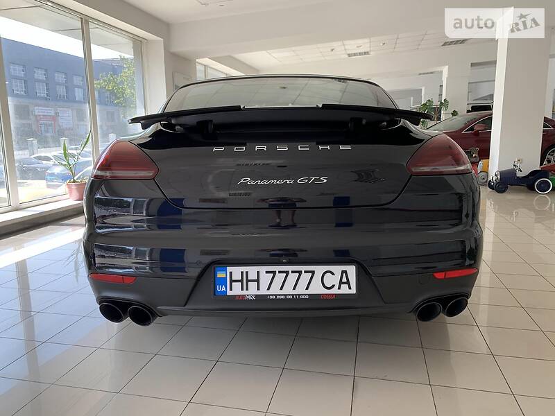 Седан Porsche Panamera 2013 в Одесі