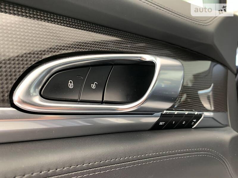 Седан Porsche Panamera 2013 в Одесі
