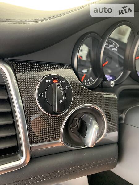 Седан Porsche Panamera 2013 в Одесі