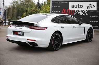 Ліфтбек Porsche Panamera 2016 в 