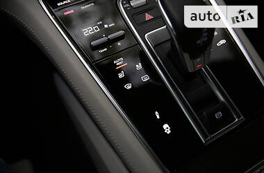 Ліфтбек Porsche Panamera 2016 в 