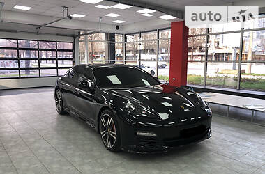 Лифтбек Porsche Panamera 2012 в Днепре