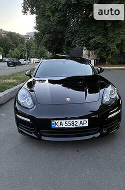 Ліфтбек Porsche Panamera 2013 в Києві