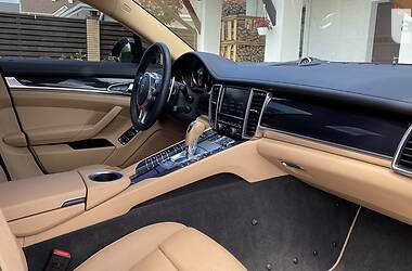 Хэтчбек Porsche Panamera 2013 в Киеве