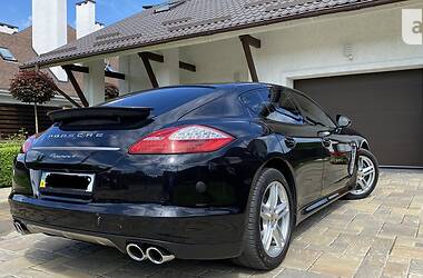 Хетчбек Porsche Panamera 2013 в Києві