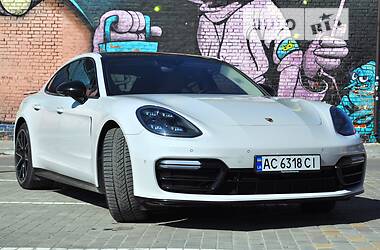 Хэтчбек Porsche Panamera 2016 в Луцке