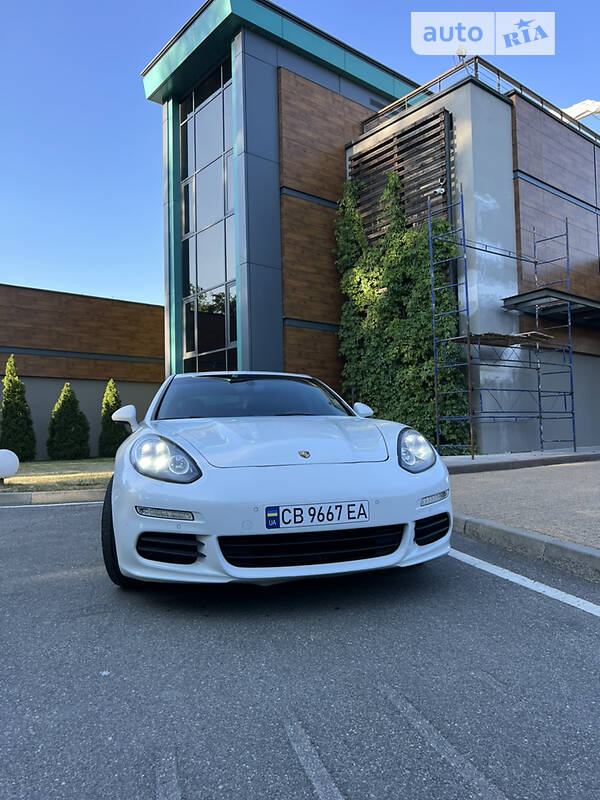 Лифтбек Porsche Panamera 2014 в Киеве
