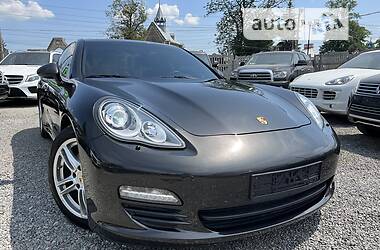 Седан Porsche Panamera 2013 в Тернополе