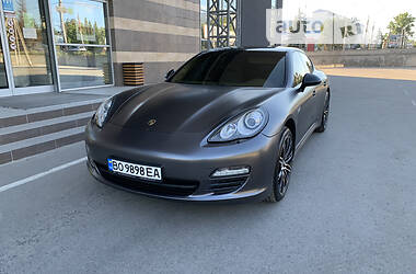 Хетчбек Porsche Panamera 2011 в Тернополі