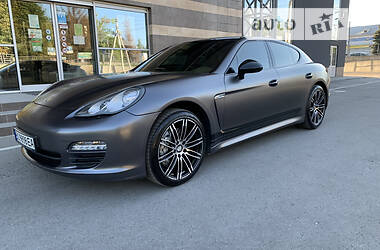 Хетчбек Porsche Panamera 2011 в Тернополі