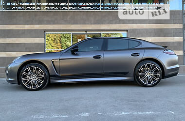 Хетчбек Porsche Panamera 2011 в Тернополі