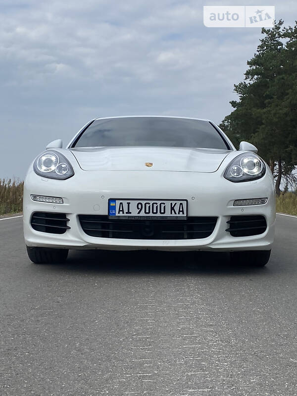 Седан Porsche Panamera 2014 в Киеве фото 5 Седан Porsche Panamera 2014 в Киеве