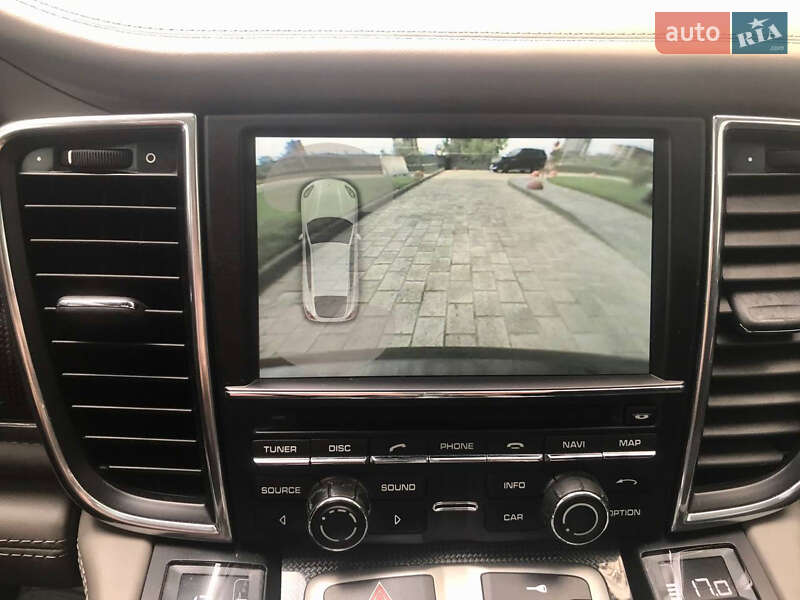 Седан Porsche Panamera 2010 в Киеве