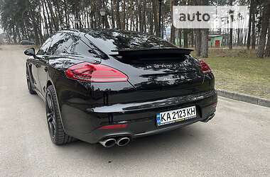 Внедорожник / Кроссовер Porsche Panamera 2013 в Киеве