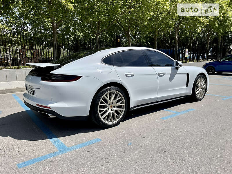 Лифтбек Porsche Panamera 2020 в Киеве