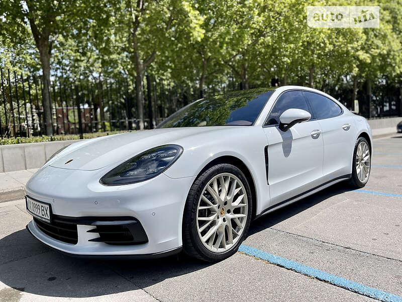 Лифтбек Porsche Panamera 2020 в Киеве