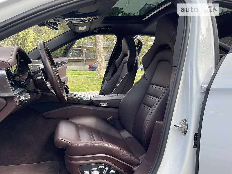 Лифтбек Porsche Panamera 2020 в Киеве