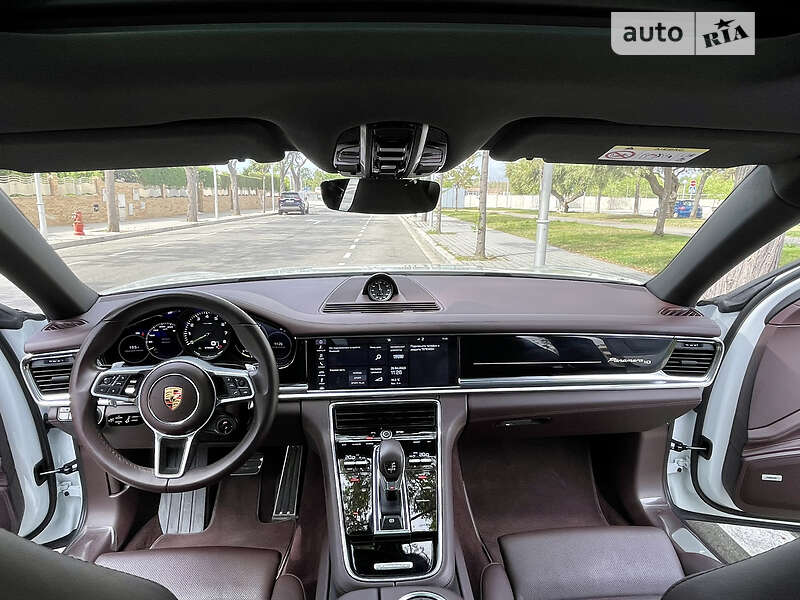 Лифтбек Porsche Panamera 2020 в Киеве