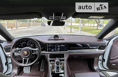 Лифтбек Porsche Panamera 2020 в 