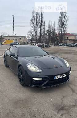 Седан Porsche Panamera 2016 в Києві