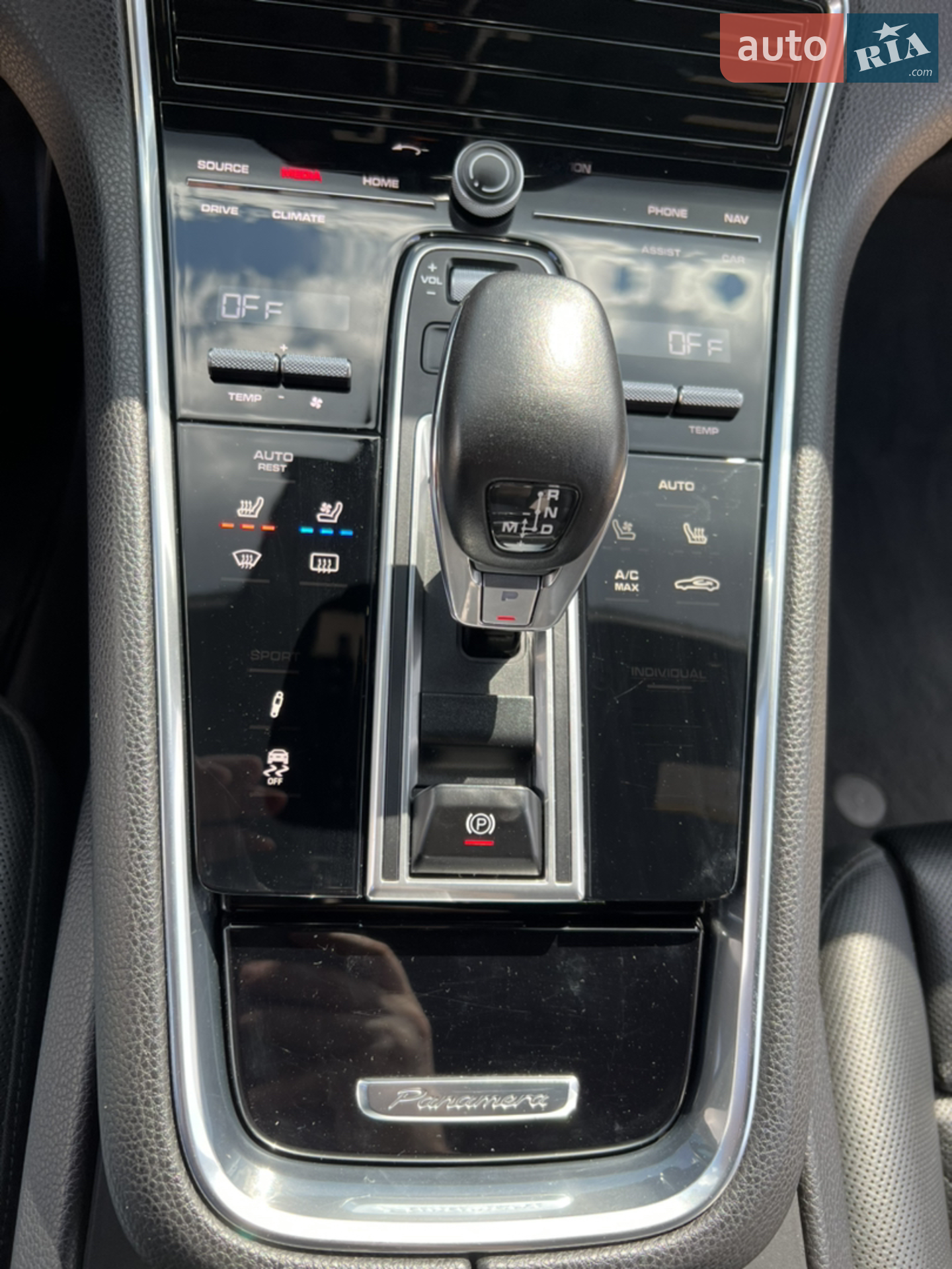 2017 Porsche Panamera - мініатюра 27