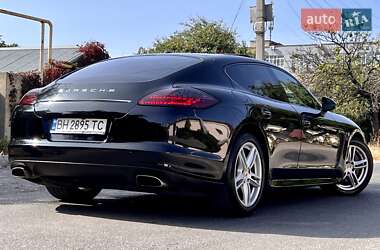 Фастбек Porsche Panamera 2011 в Одесі