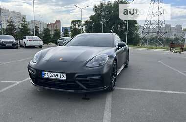Фастбэк Porsche Panamera 2017 в Киеве