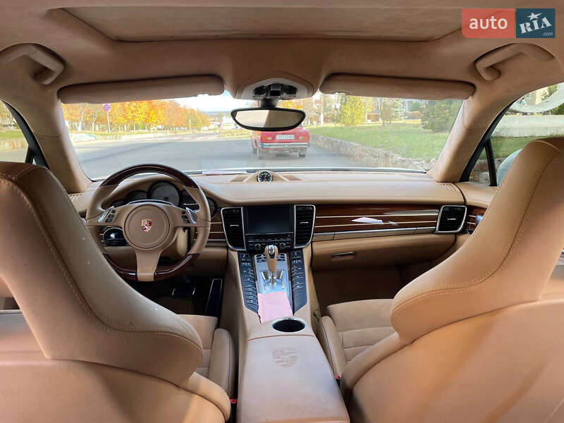Фастбэк Porsche Panamera 2013 в Новоднестровске