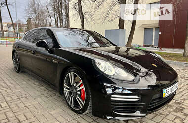 Фастбэк Porsche Panamera 2013 в 