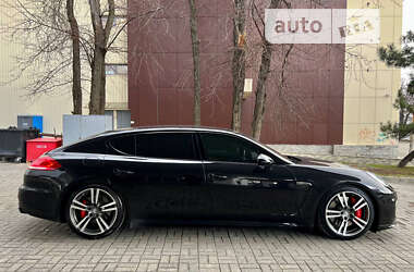 Фастбэк Porsche Panamera 2013 в 