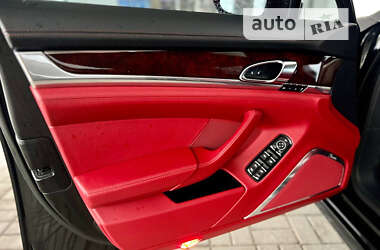 Фастбэк Porsche Panamera 2013 в 
