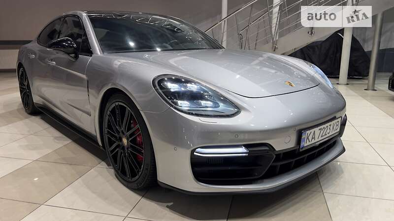 Фастбэк Porsche Panamera 2019 в Киеве