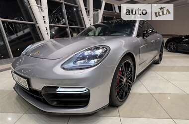 Фастбек Porsche Panamera 2019 в 