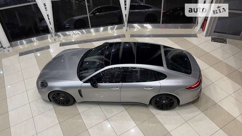 Фастбэк Porsche Panamera 2019 в Киеве