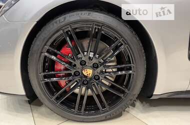 Фастбек Porsche Panamera 2019 в 