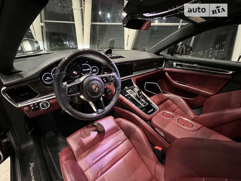 Фастбэк Porsche Panamera 2019 в Киеве