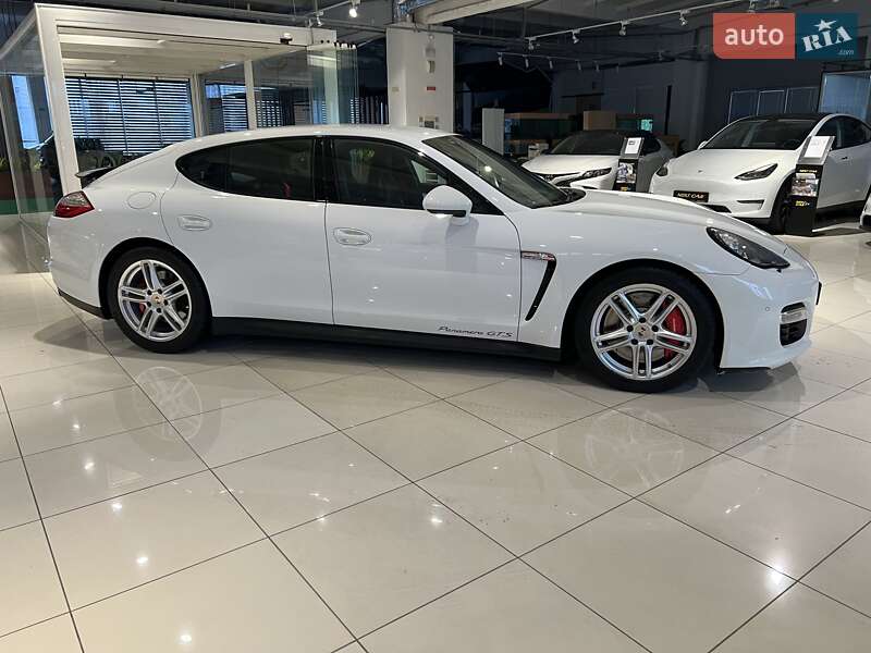 Фастбек Porsche Panamera 2012 в Києві фото 22 Фастбек Porsche Panamera 2012 в Києві