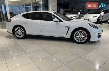 Фастбэк Porsche Panamera 2012 в Киеве