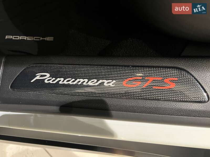 Фастбек Porsche Panamera 2012 в Києві фото 38 Фастбек Porsche Panamera 2012 в Києві