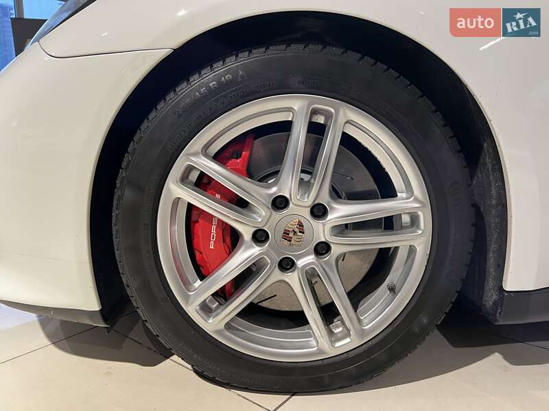 Фастбек Porsche Panamera 2012 в Києві фото 7 Фастбек Porsche Panamera 2012 в Києві