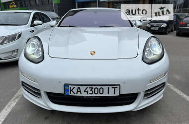 Фастбек Porsche Panamera 2013 в Києві