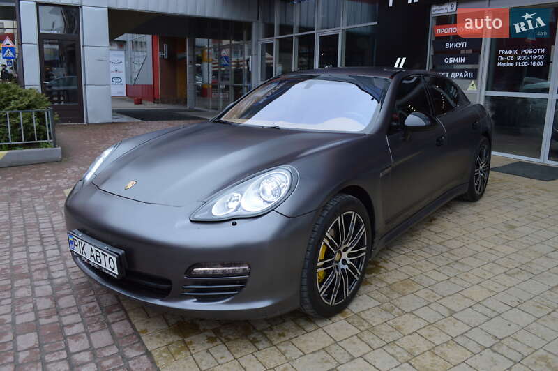 Фастбэк Porsche Panamera 2011 в Львове