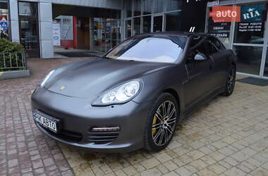 Фастбэк Porsche Panamera 2011 в 