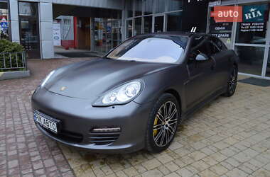 Фастбэк Porsche Panamera 2011 в Львове