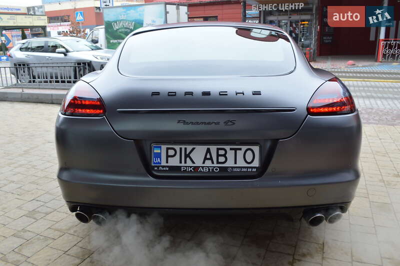 Фастбэк Porsche Panamera 2011 в Львове