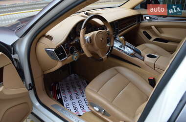 Фастбэк Porsche Panamera 2011 в 