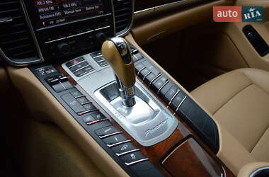 Фастбэк Porsche Panamera 2011 в 