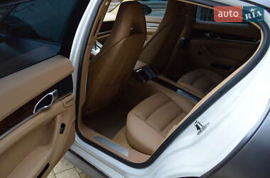 Фастбэк Porsche Panamera 2011 в 