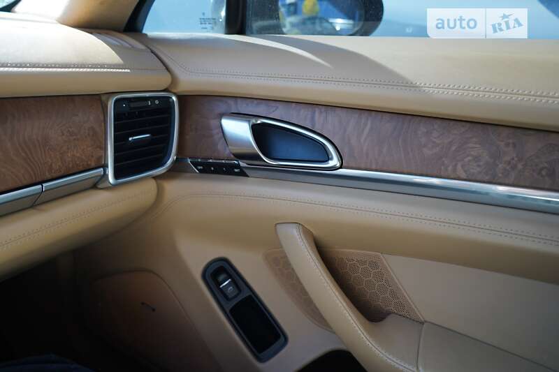 Фастбэк Porsche Panamera 2010 в Киеве фото 13 Фастбэк Porsche Panamera 2010 в Киеве
